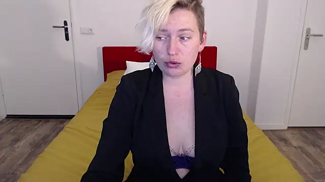 Snapshot of cumfun chatting on February 21, 9:02 am cumfun online show from February 21, 9:02 am