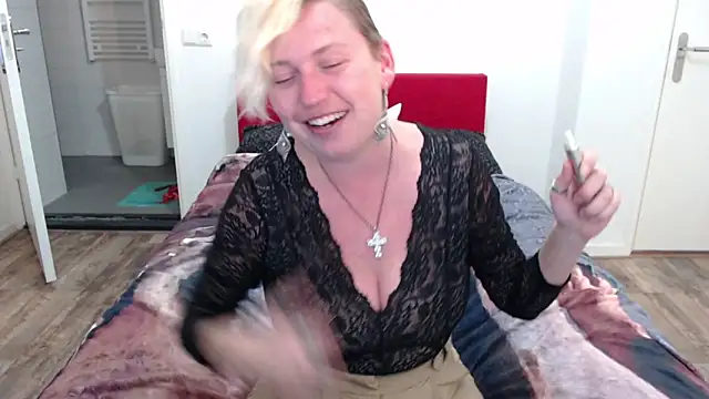 Snapshot of cumfun chatting on March 6, 2:18 pm cumfun online show from March 6, 2:18 pm