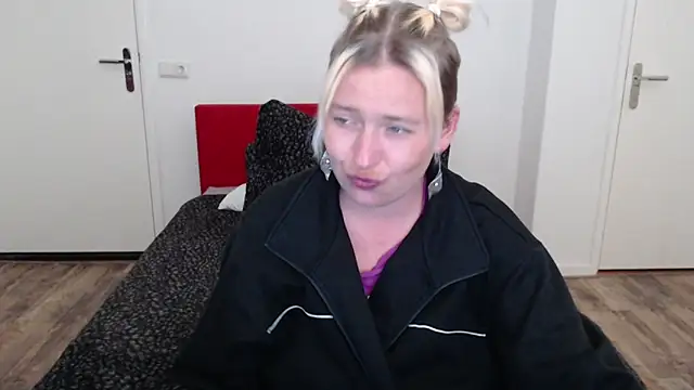 Snapshot of cumfun chatting on March 10, 11:06 pm cumfun online show from March 10, 11:06 pm