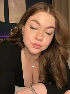 VictoriaLaFleur online show from March 16, 9:30 pm