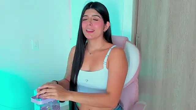 Snapshot of AnastaciaBlake chatting on February 9, 8:13 pm AnastaciaBlake online show from February 9, 8:13 pm