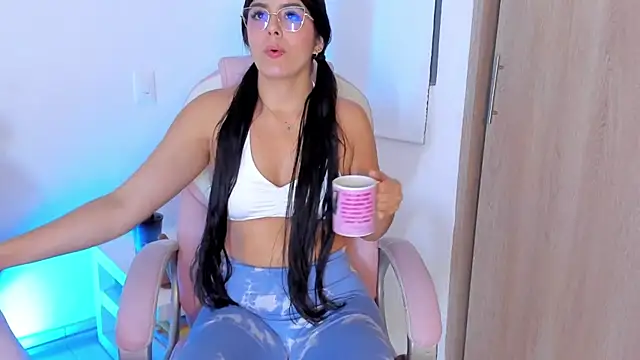 Snapshot of AnastaciaBlake chatting on October 17, 11:29 pm AnastaciaBlake online show from October 17, 11:29 pm