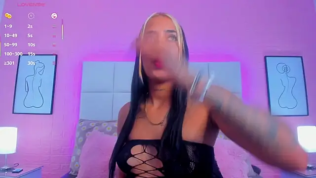 charlotte kisss online show from May 31, 12:23 pm