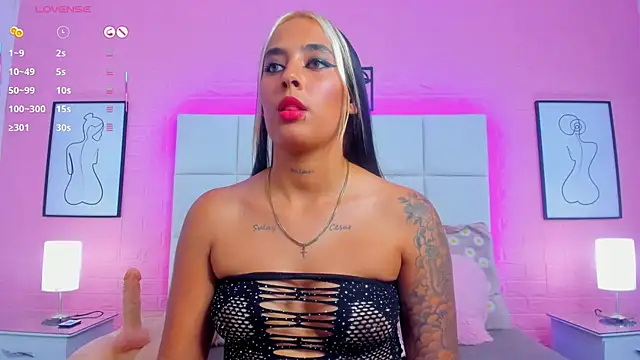 charlotte kisss online show from June 28, 1:00 am