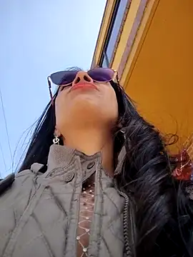 Astrid-- online show from February 5, 3:05 pm