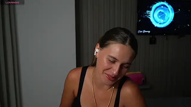 Snapshot of HarleyDeess chatting on June 24, 7:46 pm HarleyDeess online show from June 24, 7:46 pm
