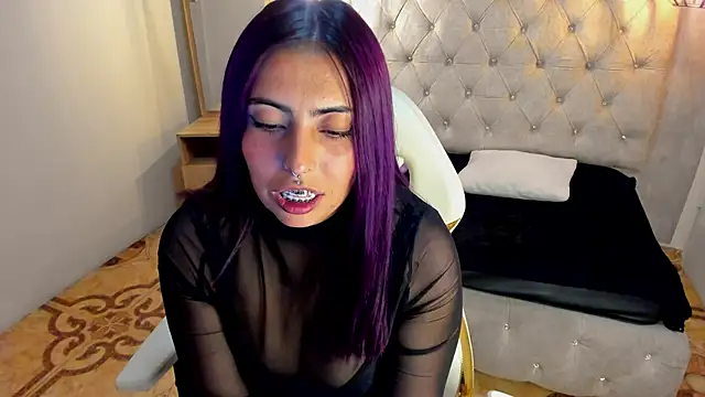 Snapshot of Alice_Laurentt chatting on January 23, 9:18 am Alice Laurentt online show from January 23, 9:18 am