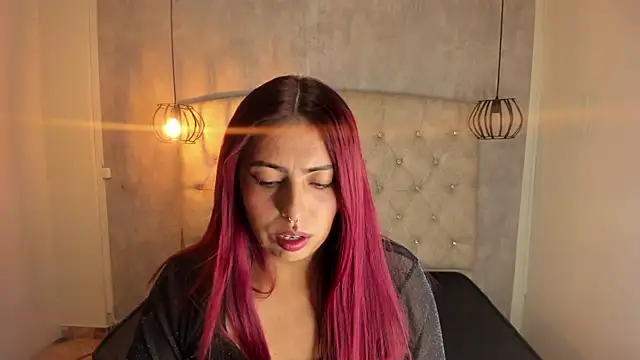 Snapshot of Alice_Laurentt chatting on February 19, 3:06 am Alice Laurentt online show from February 19, 3:06 am