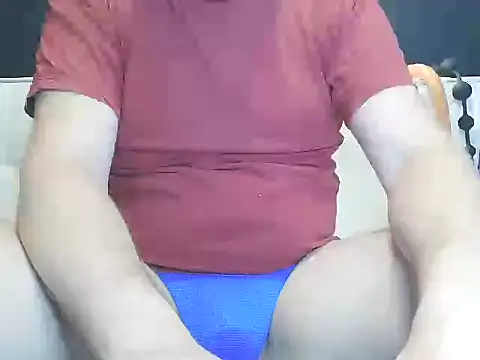 Snapshot of guy35guy chatting on May 12, 11:29 am guy35guy online show from May 12, 11:29 am