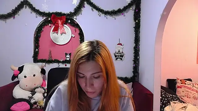 Snapshot of ValentinaMiller_ chatting on December 17, 11:38 pm ValentinaMiller  online show from December 17, 11:38 pm