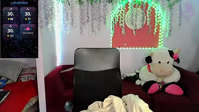 Snapshot of ValentinaMiller_ chatting on January 22, 7:34 pm ValentinaMiller  online show from January 22, 7:34 pm