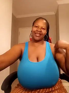 Snapshot of bustylisa1983 chatting on February 4, 3:11 am bustylisa1983 online show from February 4, 3:11 am