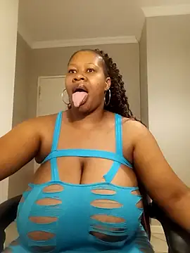 Snapshot of bustylisa1983 chatting on March 11, 4:43 am bustylisa1983 online show from March 11, 4:43 am