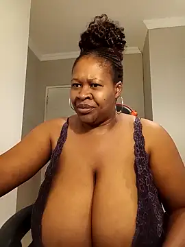 Snapshot of bustylisa1983 chatting on March 20, 8:31 am bustylisa1983 online show from March 20, 8:31 am