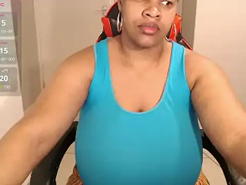 Snapshot of bustylisa1983 chatting on September 22, 5:20 am bustylisa1983 online show from September 22, 5:20 am