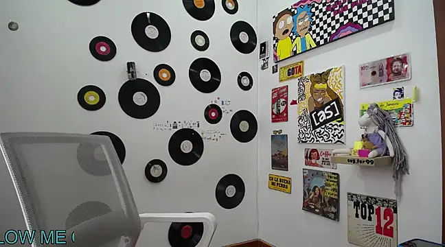 Snapshot of 9_Fernanda_9 chatting on February 18, 5:42 pm 9 Fernanda 9 online show from February 18, 5:42 pm