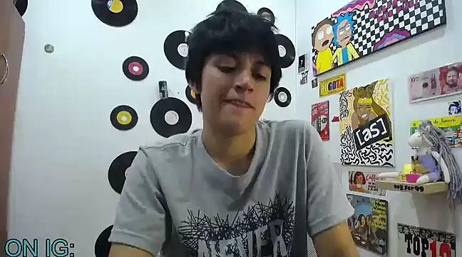 Snapshot of 9_Fernanda_9 chatting on February 20, 12:08 am 9 Fernanda 9 online show from February 20, 12:08 am