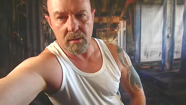 ManlyPrisonGuy online show from June 18, 2:21 pm