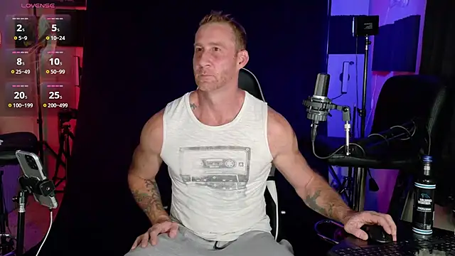 Snapshot of FiftyShadez chatting on October 19, 1:06 am FiftyShadez online show from October 19, 1:06 am