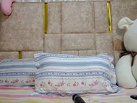 sexy smiley online show from May 17, 2:09 am