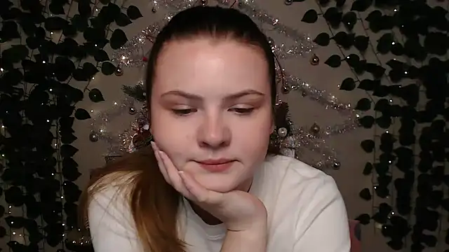 Snapshot of IxxiLiana chatting on December 19, 4:13 am IxxiLiana online show from December 19, 4:13 am