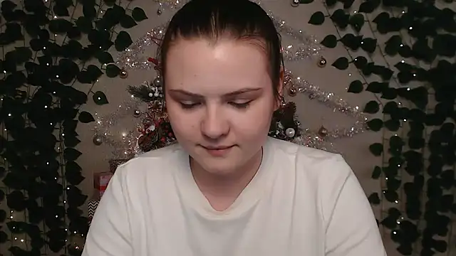 Snapshot of IxxiLiana chatting on December 19, 7:18 am IxxiLiana online show from December 19, 7:18 am