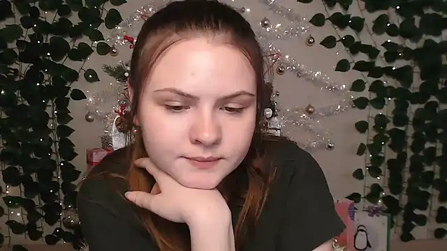 Snapshot of IxxiLiana chatting on December 24, 7:17 am IxxiLiana online show from December 24, 7:17 am