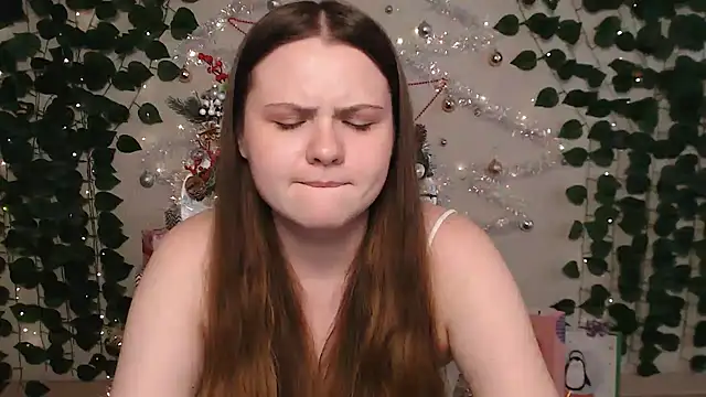 Snapshot of IxxiLiana chatting on December 25, 8:07 am IxxiLiana online show from December 25, 8:07 am