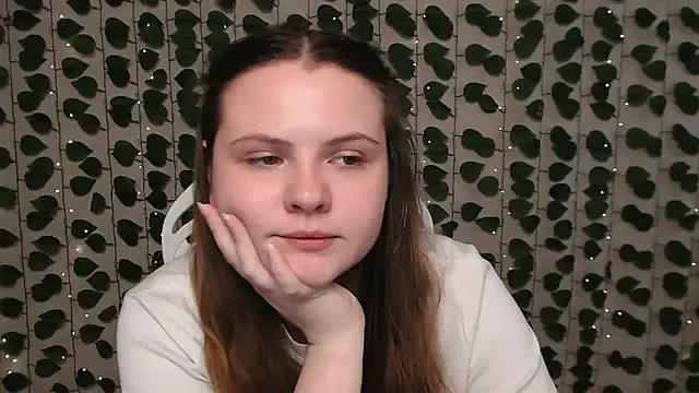Snapshot of IxxiLiana chatting on January 13, 7:21 am IxxiLiana online show from January 13, 7:21 am
