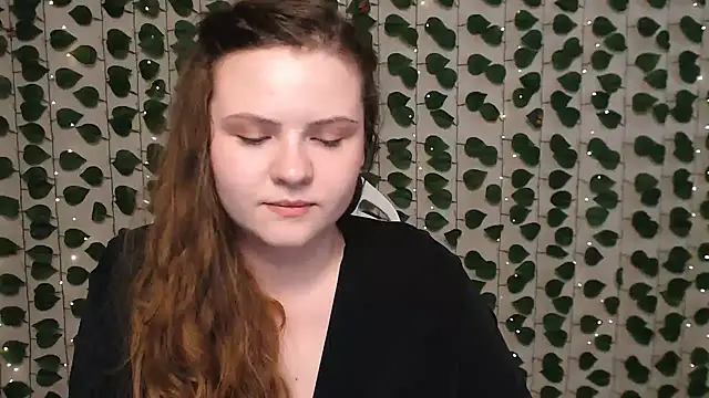 Snapshot of IxxiLiana chatting on January 25, 7:06 am IxxiLiana online show from January 25, 7:06 am
