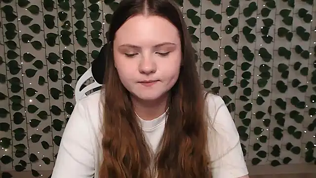 Snapshot of IxxiLiana chatting on February 1, 7:15 am IxxiLiana online show from February 1, 7:15 am