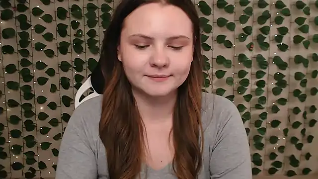 Snapshot of IxxiLiana chatting on February 6, 10:15 am IxxiLiana online show from February 6, 10:15 am