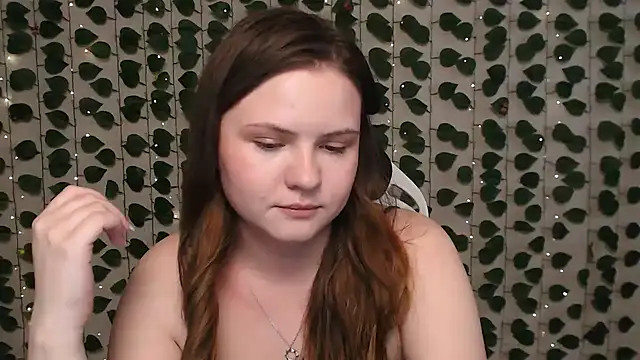 Snapshot of IxxiLiana chatting on February 15, 7:27 am IxxiLiana online show from February 15, 7:27 am