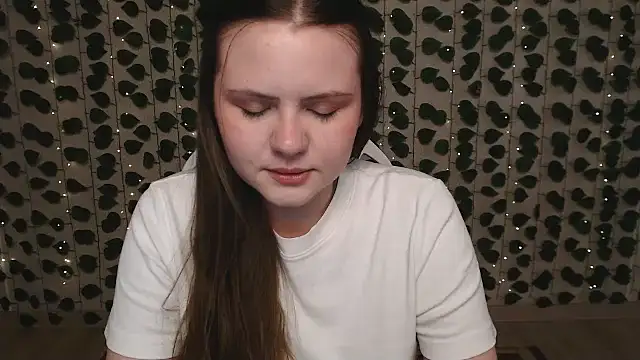 Snapshot of IxxiLiana chatting on March 15, 5:08 am IxxiLiana online show from March 15, 5:08 am