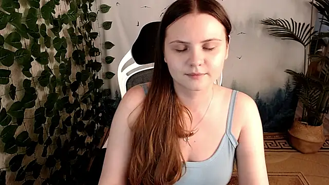 Snapshot of IxxiLiana chatting on March 18, 8:47 am IxxiLiana online show from March 18, 8:47 am
