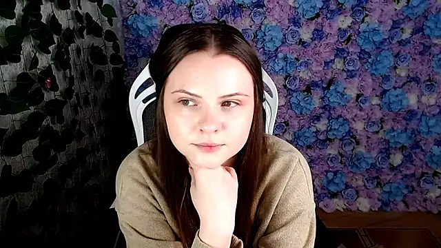 Snapshot of IxxiLiana chatting on September 14, 5:06 am IxxiLiana online show from September 14, 5:06 am
