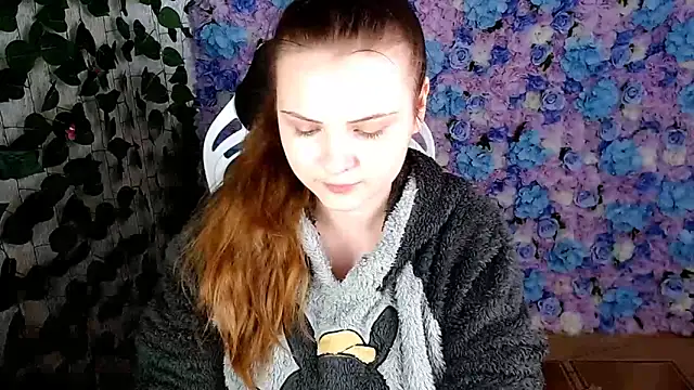 Snapshot of IxxiLiana chatting on September 19, 4:58 am IxxiLiana online show from September 19, 4:58 am