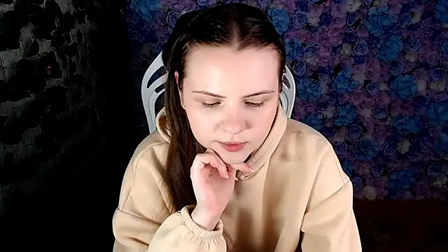Snapshot of IxxiLiana chatting on September 23, 4:04 am IxxiLiana online show from September 23, 4:04 am