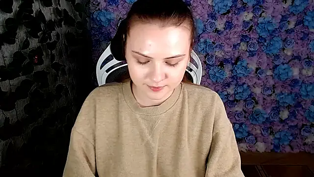 Snapshot of IxxiLiana chatting on September 25, 6:06 am IxxiLiana online show from September 25, 6:06 am
