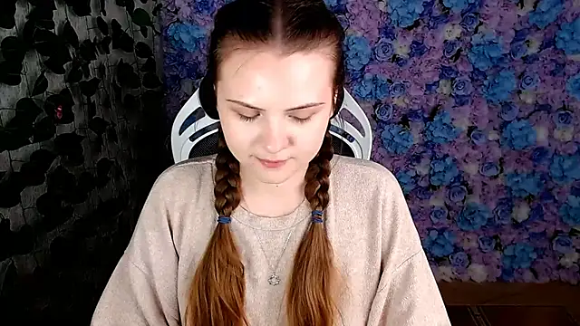 Snapshot of IxxiLiana chatting on September 27, 5:12 am IxxiLiana online show from September 27, 5:12 am