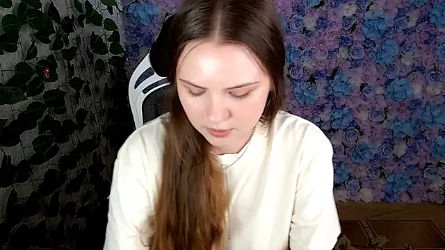Snapshot of IxxiLiana chatting on September 28, 5:02 am IxxiLiana online show from September 28, 5:02 am