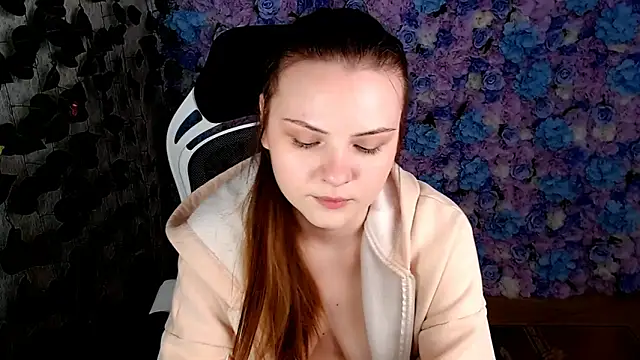 Snapshot of IxxiLiana chatting on October 9, 5:05 am IxxiLiana online show from October 9, 5:05 am