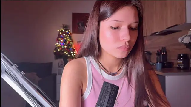 Snapshot of YourOblivion chatting on January 17, 6:44 pm YourOblivion online show from January 17, 6:44 pm