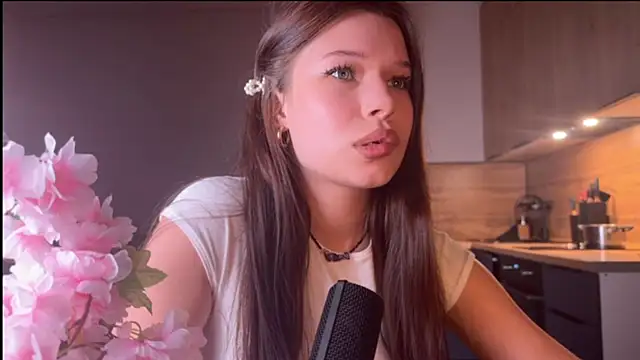 Snapshot of YourOblivion chatting on March 5, 3:41 pm YourOblivion online show from March 5, 3:41 pm