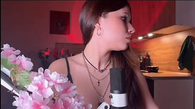 Snapshot of YourOblivion chatting on March 25, 5:52 pm YourOblivion online show from March 25, 5:52 pm