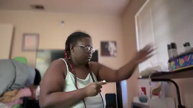 Yagurl  west online show from January 18, 11:11 pm