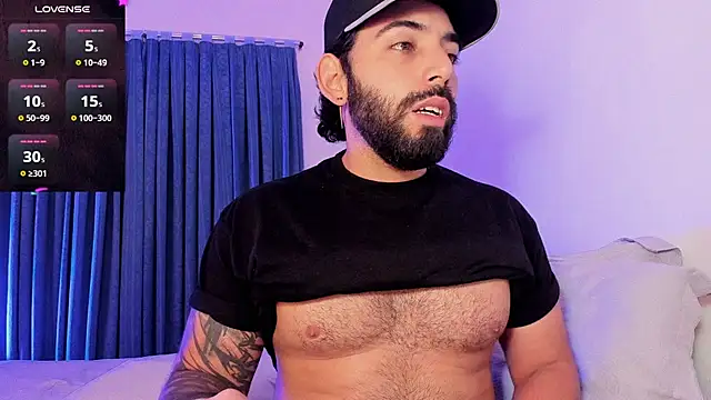 Snapshot of leo_thewolf_ chatting on September 21, 6:20 pm leo thewolf online show from September 21, 6:20 pm