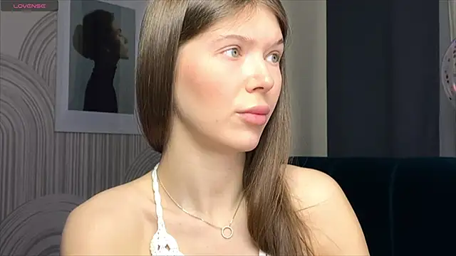 Snapshot of viviann_evans chatting on February 19, 1:29 am viviann evans online show from February 19, 1:29 am