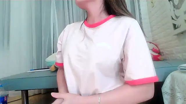 Snapshot of Miyeon_99999 chatting on October 25, 1:40 pm Miyeon 99999 online show from October 25, 1:40 pm