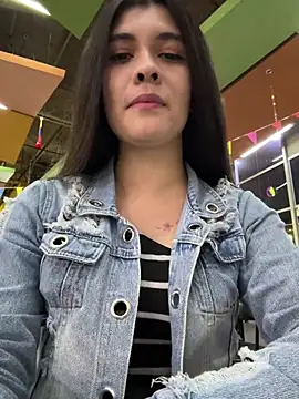 Snapshot of ambar-adaams chatting on July 22, 12:46 am ambar-adaams online show from July 22, 12:46 am